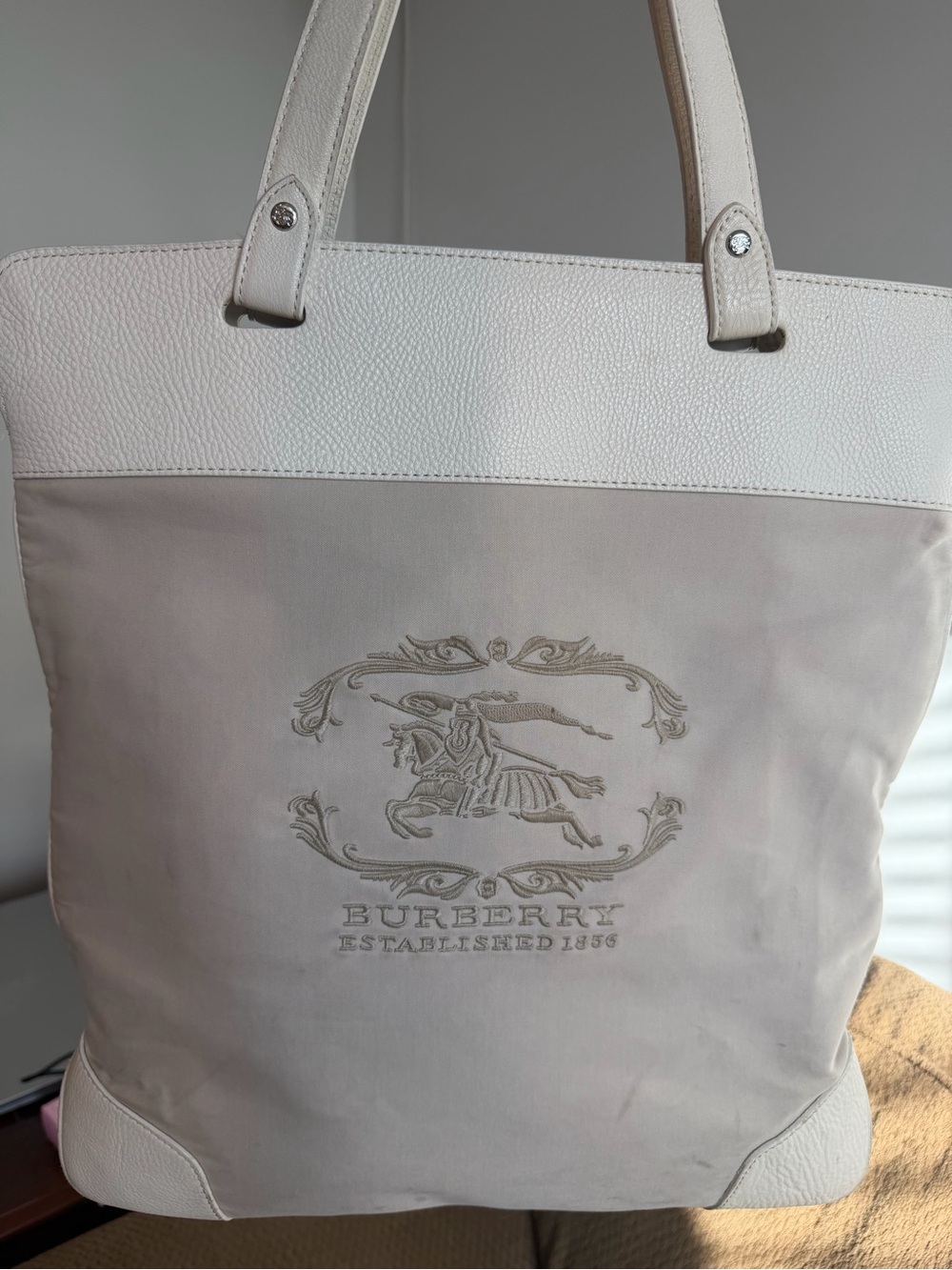 Authentic Burberry Equestrian Knight Canvas & Leather Tote Bag White Nova Check
